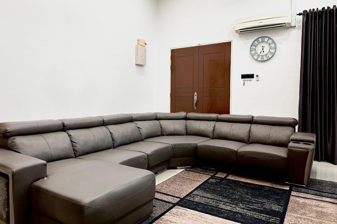 Bandar Melaka Family Bungalow Private Pool Bbq Wifi Netflix Экстерьер фото