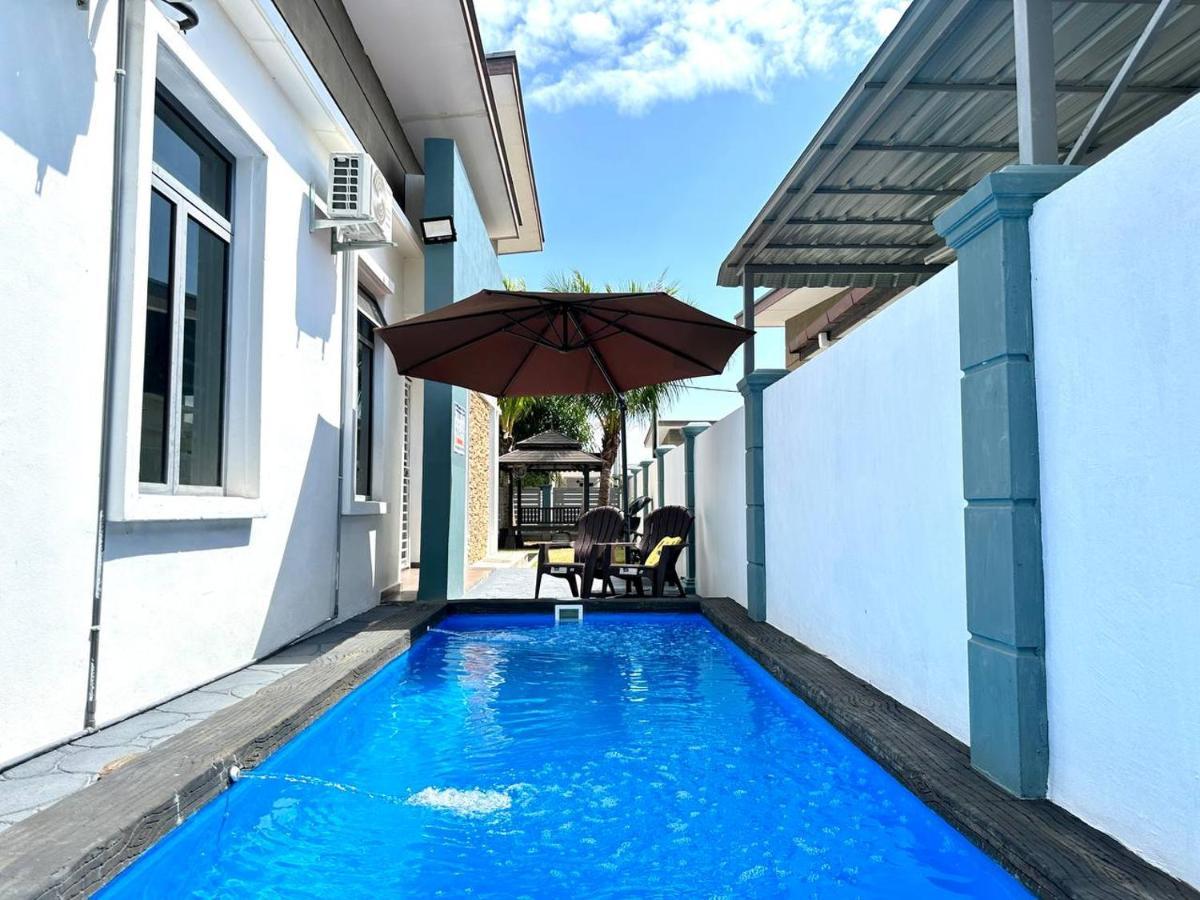 Bandar Melaka Family Bungalow Private Pool Bbq Wifi Netflix Экстерьер фото